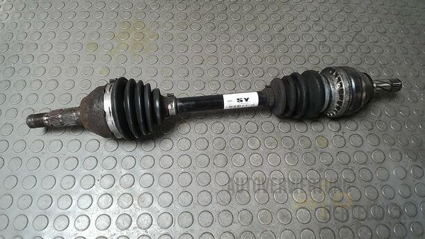 Foto: ANTRIEBSWELLE LINKS ( SCHALTGETRIEBE ) eines Opel Zafira 1.6 ecoFLEX Special