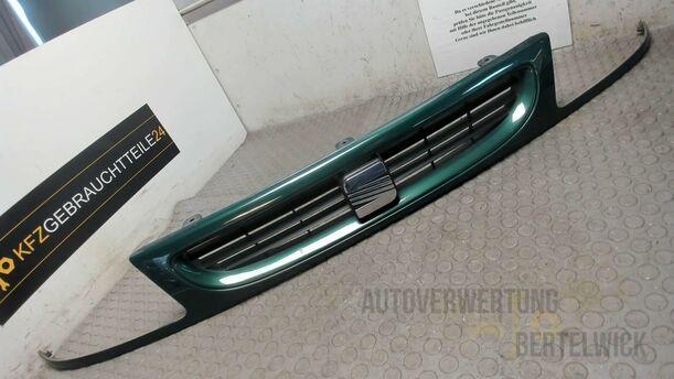 Foto: KÜHLERGRILL eines Seat Cordoba Vario 1.4 Special