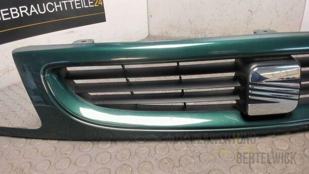 Foto: KÜHLERGRILL eines Seat Cordoba Vario 1.4 Special