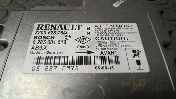 Foto: STEUERGERÄT AIRBAG/ AIRBAGSTEUERGERÄT eines Renault Clio 1.6 16V Special