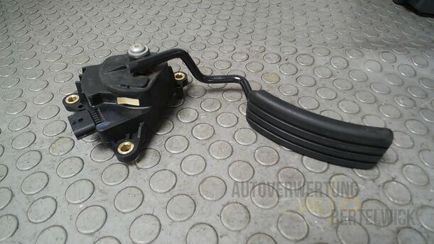 Foto: GASPEDAL eines Renault Clio 1.6 16V Special