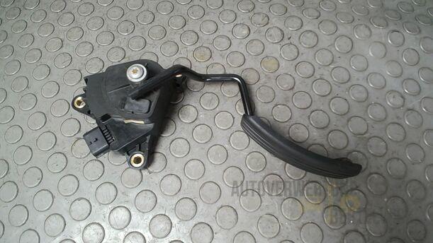 Foto: GASPEDAL eines Renault Clio 1.6 16V Special