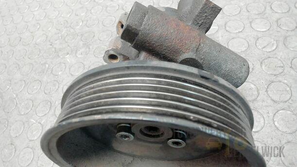Foto: PUMPE SERVOLENKUNG eines Seat Cordoba Vario 1.4 Special