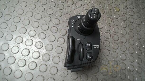 Foto: SCHEIBENWISCHERSCHALTER eines Renault Clio 1.6 16V Special
