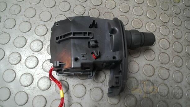 Foto: BLINKSCHALTER/ KOMBISCHALTER ( FÜR NEBELSCHEINWERFER ) eines Renault Clio 1.6 16V Special