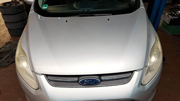 Foto: MOTORHAUBE ( BIS 2015 ) eines Ford C-MAX 1.6 EcoBoost Start-Stop-System Special