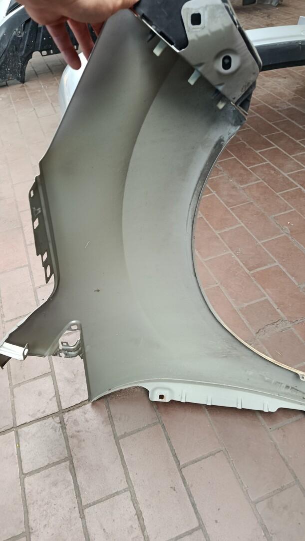Foto: KOTFLÜGEL LINKS eines Ford C-MAX 1.6 EcoBoost Start-Stop-System Special