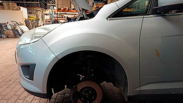 Foto: KOTFLÜGEL LINKS eines Ford C-MAX 1.6 EcoBoost Start-Stop-System Special
