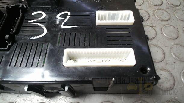 Foto: BORDNETZSTEUERGERÄT/ ELEKTRONIKMODUL eines Renault Clio 1.6 16V Special