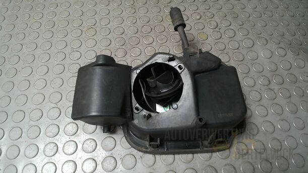 Foto: TANKKLAPPE/ TANKDECKEL eines Renault Clio 1.6 16V Special