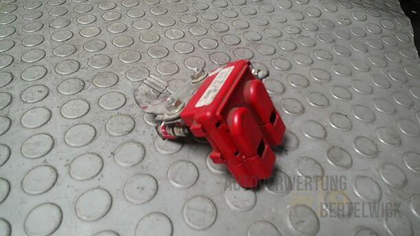Foto: PLUSPOL BATTERIE eines Renault Clio 1.6 16V Special