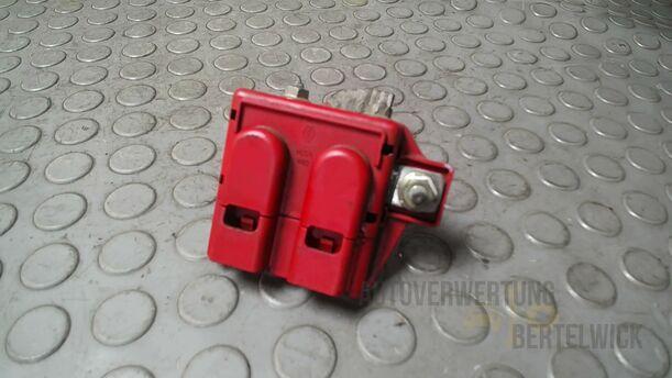 Foto: PLUSPOL BATTERIE eines Renault Clio 1.6 16V Special