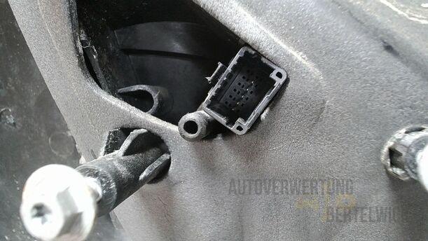 Foto: AUSSENSPIEGEL ELEKTRISCH VERSTELLBAR LINKS eines Renault Clio 1.6 16V Special