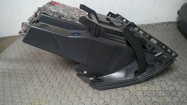 Foto: HANDSCHUHFACH eines Renault Clio 1.6 16V Special