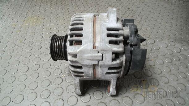 Foto: LICHTMASCHINE ( Bosch / 120A ) eines Renault Clio 1.6 16V Special
