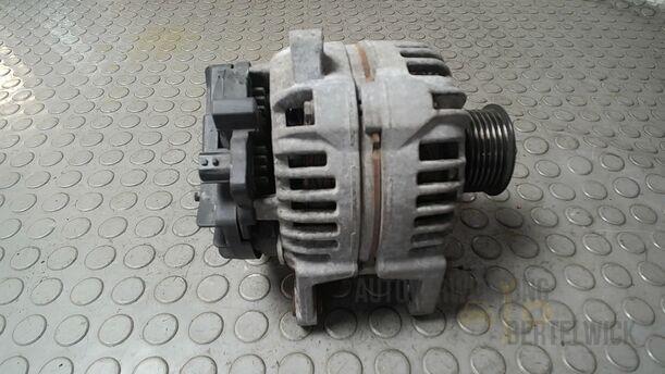 Foto: LICHTMASCHINE ( Bosch / 120A ) eines Renault Clio 1.6 16V Special