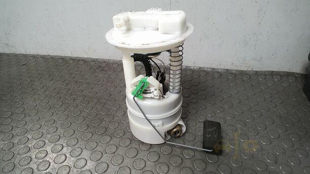 Foto: KRAFTSTOFFPUMPE eines Renault Clio 1.6 16V Special