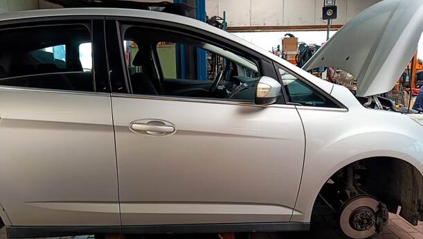 Foto: TÜR VORNE RECHTS eines Ford C-MAX 1.6 EcoBoost Start-Stop-System Special