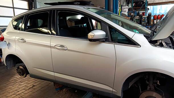 Foto: TÜR VORNE RECHTS eines Ford C-MAX 1.6 EcoBoost Start-Stop-System Special