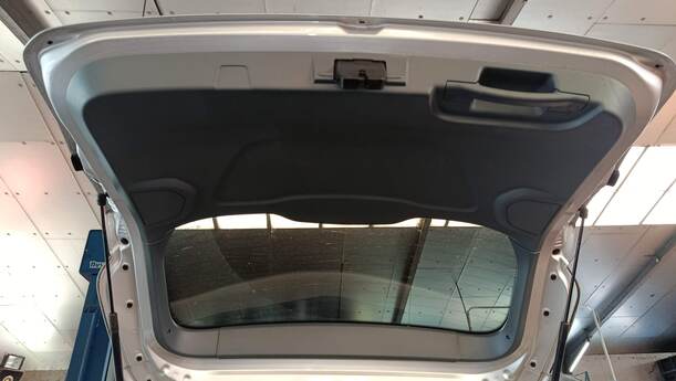 Foto: HECKKLAPPE / HECKDECKEL eines Ford C-MAX 1.6 EcoBoost Start-Stop-System Special