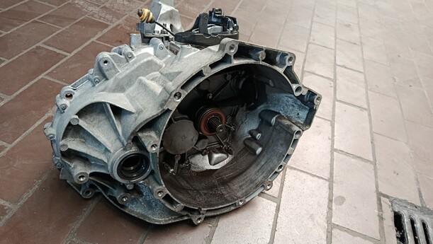 Foto: SCHALTGETRIEBE 6 GANG eines Ford C-MAX 1.6 EcoBoost Start-Stop-System Special