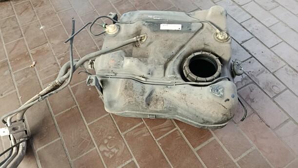 Foto: KRAFTSTOFFTANK ( BENZIN ) eines Ford C-MAX 1.6 EcoBoost Start-Stop-System Special