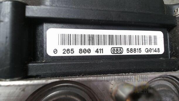 Foto: HAUPTBREMSAGGREGAT ABS eines Renault Clio 1.6 16V Special