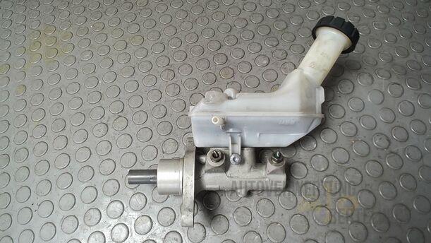 Foto: HAUPTBREMSZYLINDER eines Renault Clio 1.6 16V Special