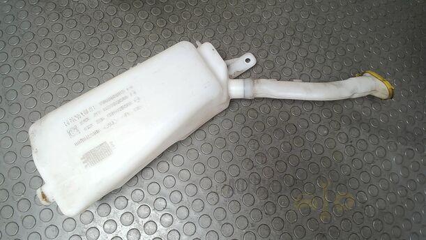 Foto: SCHEIBENWASCHBEHÄLTER eines Renault Clio 1.6 16V Special