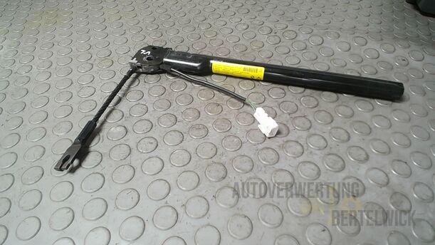 Foto: GURTSRAFFER VORN LINKS eines Renault Clio 1.6 16V Special