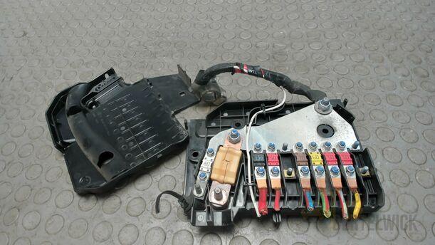 Foto: SICHERUNGSKASTEN eines Ford C-MAX 1.6 EcoBoost Start-Stop-System Special
