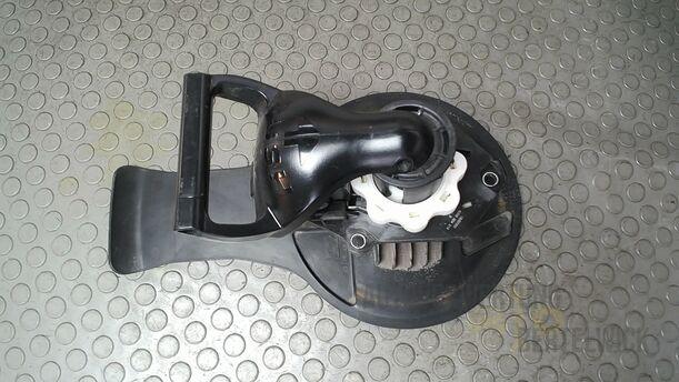Foto: RESERVERADHALTER eines Renault Clio 1.6 16V Special