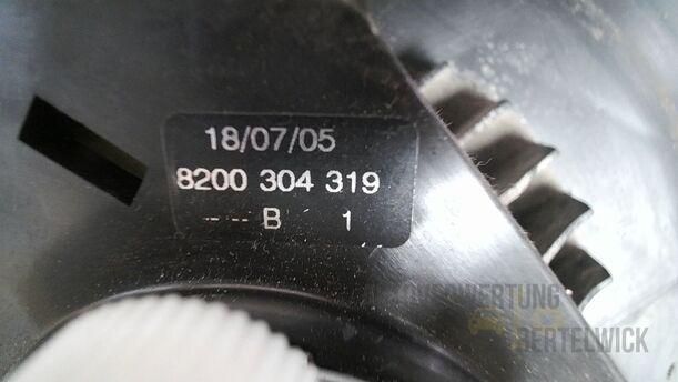 Foto: RESERVERADHALTER eines Renault Clio 1.6 16V Special