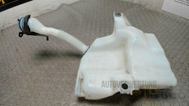 Foto: SCHEIBENWASCHBEHÄLTER eines Ford C-MAX 1.6 EcoBoost Start-Stop-System Special