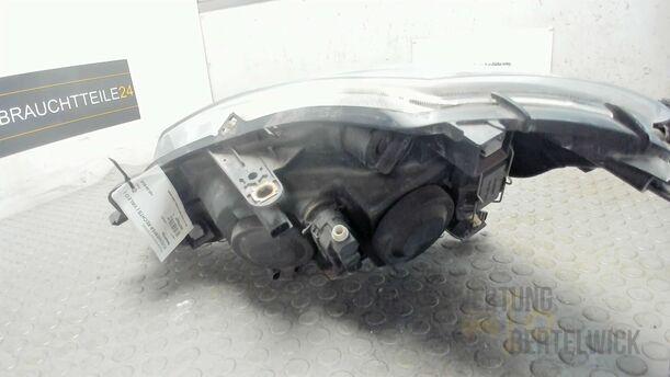 Foto: SCHEINWERFER RECHTS ( VALEO ) eines Renault Clio 1.6 16V Special