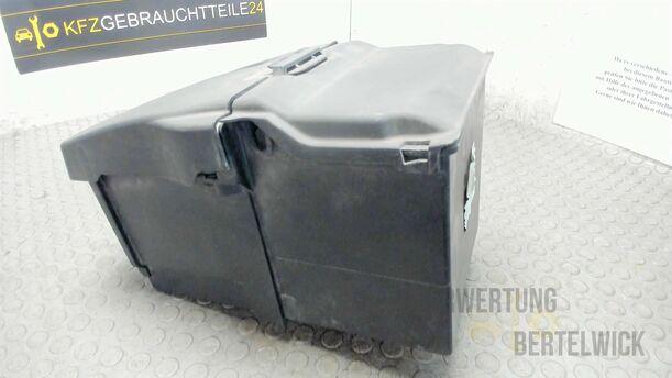Foto: BATTERIEKASTEN eines Ford C-MAX 1.6 EcoBoost Start-Stop-System Special