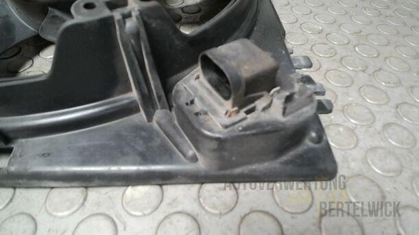 Foto: ELEKTROLÜFTER eines Renault Clio 1.6 16V Special