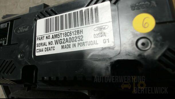 Foto: HEIZUNGSBETÄTIGUNG / ZWEI ZONEN KLIMABEDIENTEIL eines Ford C-MAX 1.6 EcoBoost Start-Stop-System Special