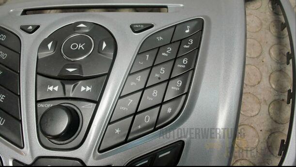 Foto: RADIOBEDIENTEIL eines Ford C-MAX 1.6 EcoBoost Start-Stop-System Special