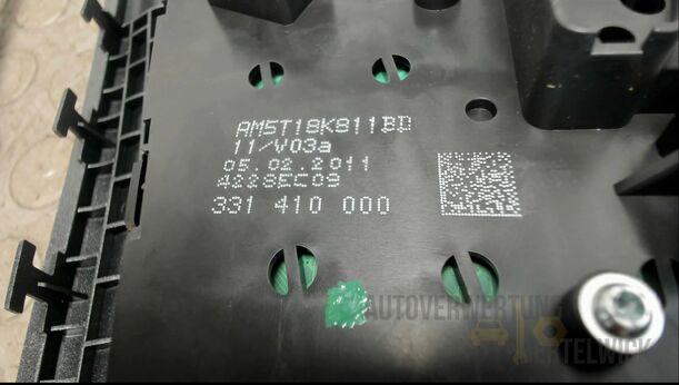 Foto: RADIOBEDIENTEIL eines Ford C-MAX 1.6 EcoBoost Start-Stop-System Special