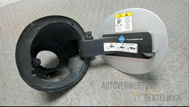 Foto: TANKKLAPPE / TANKDECKEL eines Ford C-MAX 1.6 EcoBoost Start-Stop-System Special