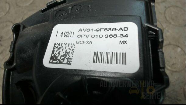Foto: GASPEDAL (BENZIN / SCHALTGETRIEBE) eines Ford C-MAX 1.6 EcoBoost Start-Stop-System Special
