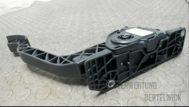 Foto: GASPEDAL (BENZIN / SCHALTGETRIEBE) eines Ford C-MAX 1.6 EcoBoost Start-Stop-System Special