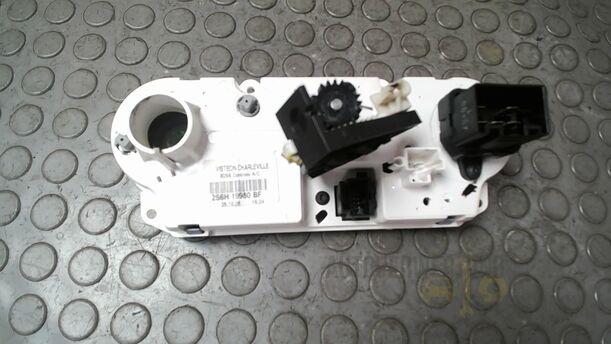 Foto: HEIZUNGSBETÄTIGUNG eines Ford Fiesta 1.4 Special