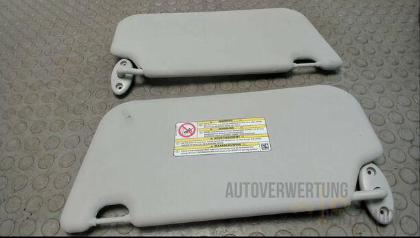 Foto: SONNENBLENDENPAAR eines Ford C-MAX 1.6 EcoBoost Start-Stop-System Special