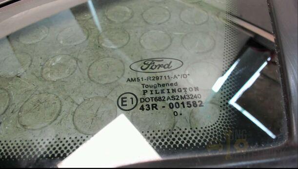 Foto: DREIECKSSCHEIBE VORNE LINKS eines Ford C-MAX 1.6 EcoBoost Start-Stop-System Special