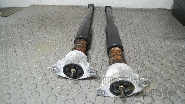Foto: STOSSDÄMPFERPAAR HINTEN eines Ford Fiesta 1.4 Special