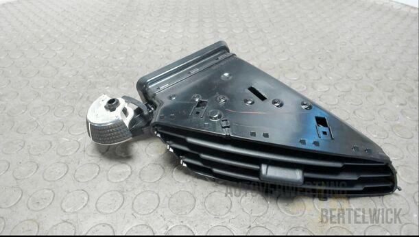 Foto: FRISCHLUFTDÜSE / LÜFTUNGSGITTER eines Ford C-MAX 1.6 EcoBoost Start-Stop-System Special