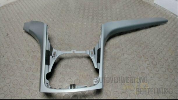 Foto: VERKLEIDUNG / ABDECKUNG MITTELKONSOLE eines Ford C-MAX 1.6 EcoBoost Start-Stop-System Special