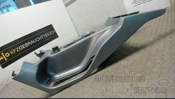 Foto: ABDECKUNG / BLENDE MITTELKONSOLE eines Ford C-MAX 1.6 EcoBoost Start-Stop-System Special